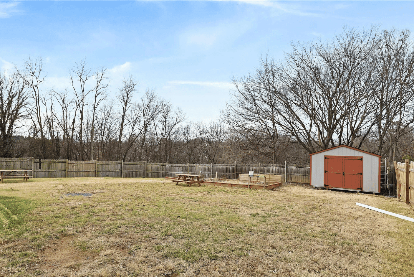 Current yard area behind 6043 Broad Street